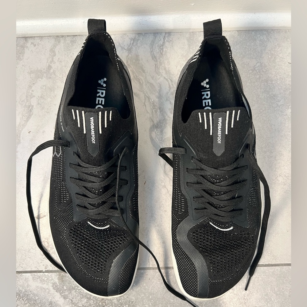 Mens size 10 (43) vivo barefoot shoes